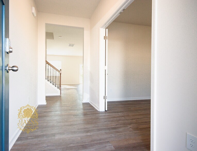 Building Photo - 1361 Secrest Commons Dr