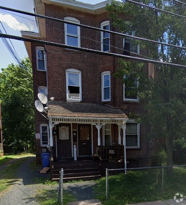 Building Photo - 124-126-126 Putnam St
