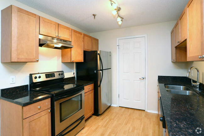 2BR, 2BA - Kitchen - Firethorne