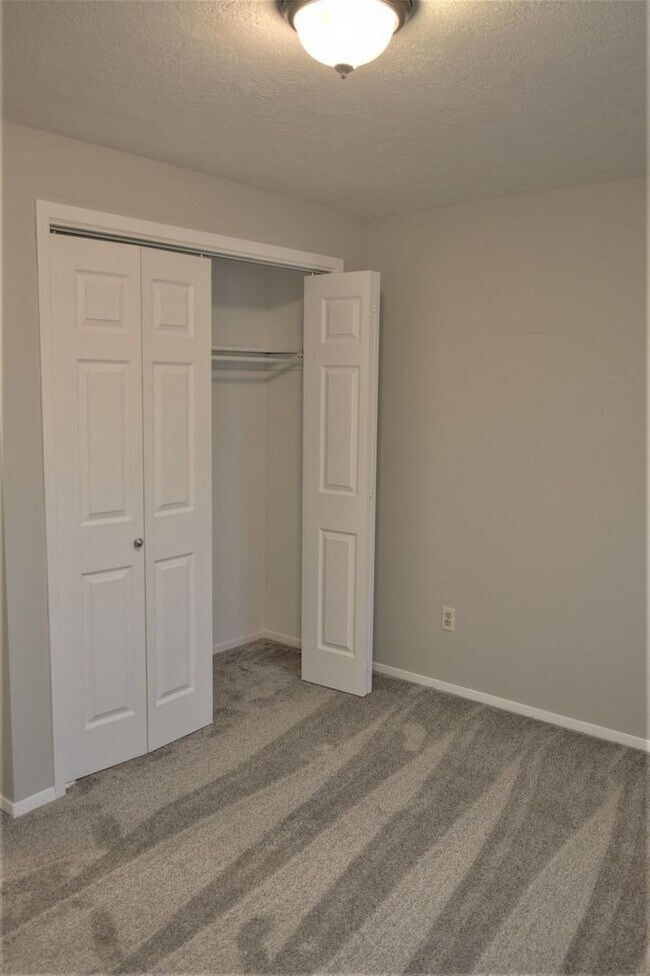 Building Photo - Nora Duplex*