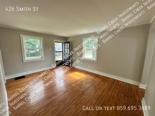 Building Photo - 426 Smith St