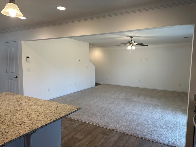 Building Photo - 1853 Ruger Dr