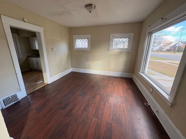 Building Photo - 14809 Harvard Ave