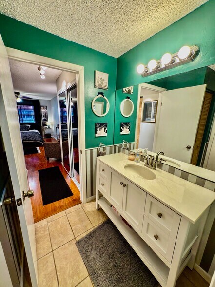 Building Photo - 7610 Stirling Rd