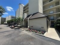 Building Photo - 2700 Cove Cay Dr