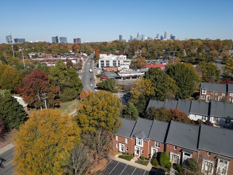 Close to Uptown and South End - 2664 Dilworth Heights Ln