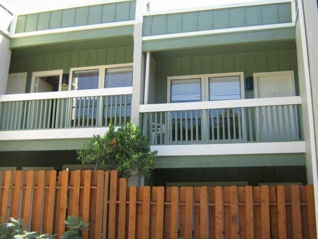 Building Photo - 1 Bedroom Condo in the Heart of Austin