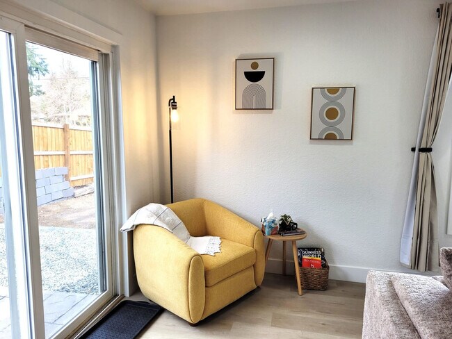 Building Photo - 9211 Highland Pl