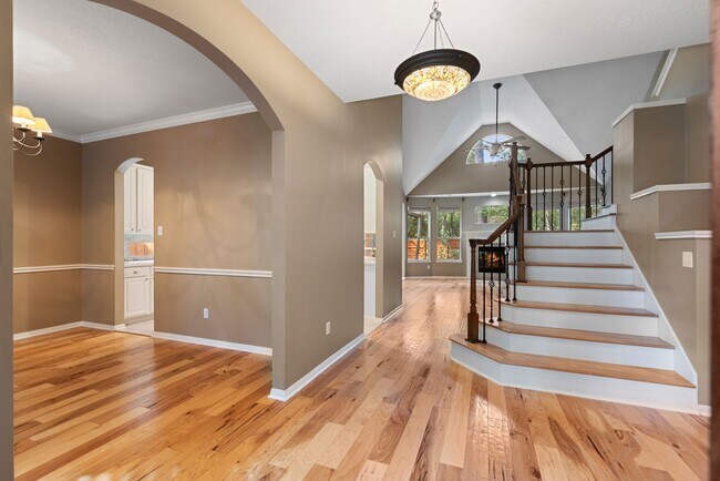 Building Photo - The Perfect Woodlands Retreat: Steps from ...