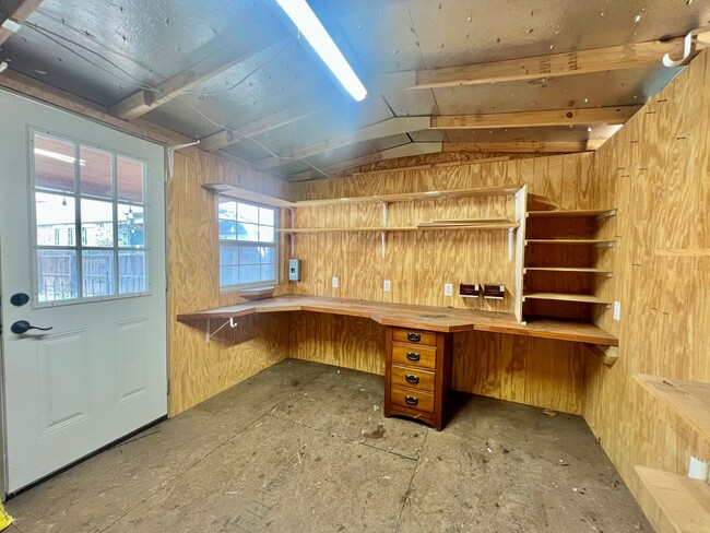 Building Photo - Gorgeous and spacious 4 bed 3.5 bath in Ka...