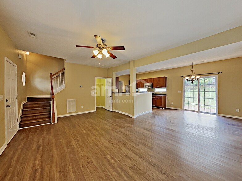 Building Photo - 1813 Baslia Ln