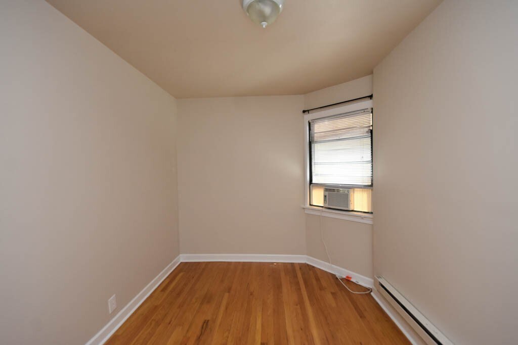 Building Photo - 347 Park Ave