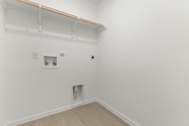 Building Photo - 3415 Rock Ml Dm