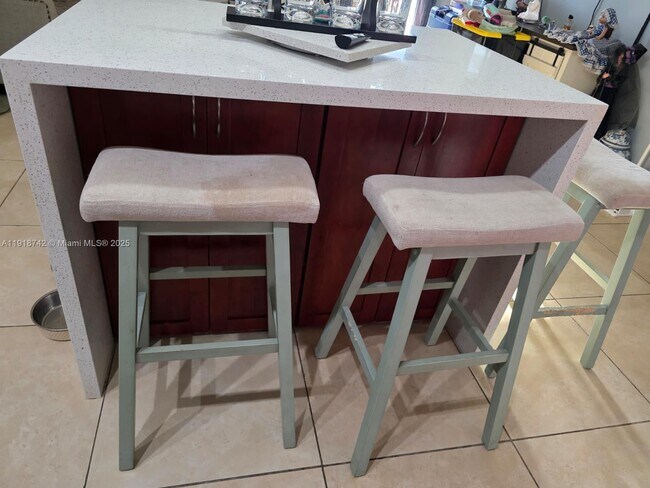 Building Photo - 9727 Hammocks Blvd