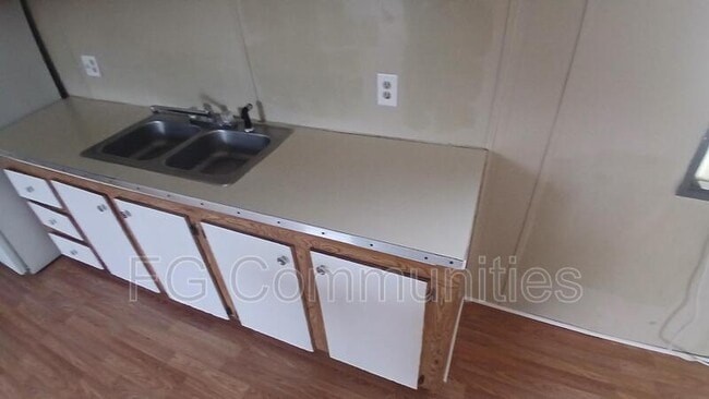 Building Photo - 2155 White Pine M H P Rd