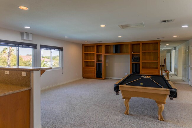 Building Photo - Stunning 6 Bedroom Home With Casita Pool H...