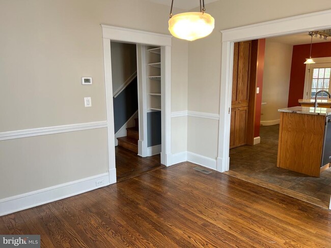 Building Photo - 2237 N Wakefield St