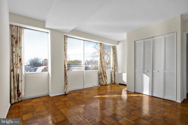 Building Photo - 1311 Delaware Ave SW