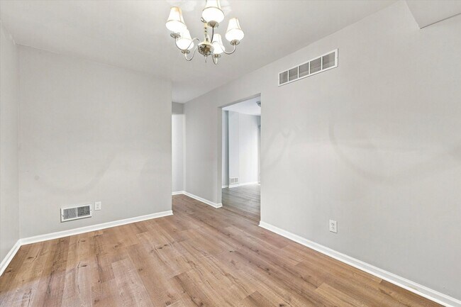 Building Photo - 701 Renner Rd