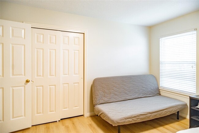 Building Photo - 18310 Spellbrook Dr