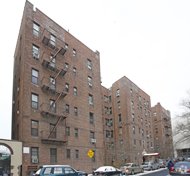Building Photo - 850 East 31 St