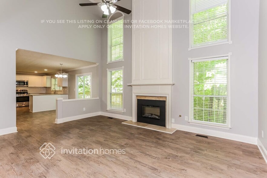 Building Photo - 3755 Oak Park Dr