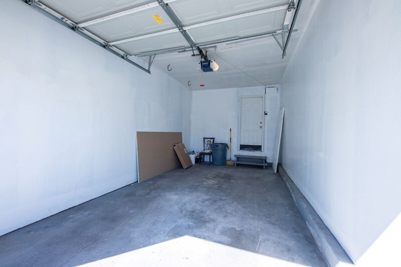 Building Photo - 5235 S Glendon Wy