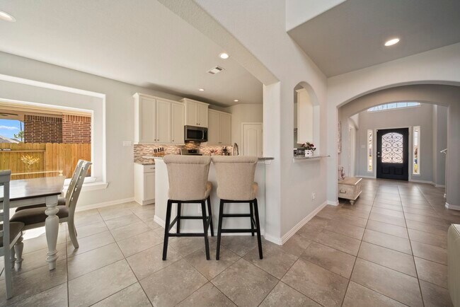 Building Photo - 1707 Benbrook Hollow Ln