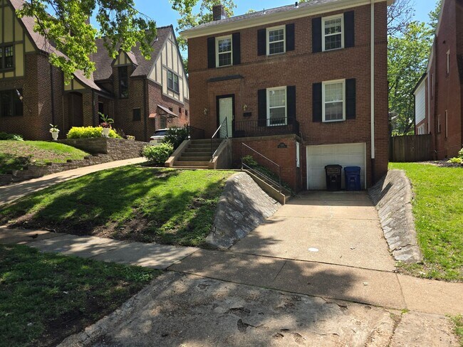 Building Photo - 7264 Northmoor Dr