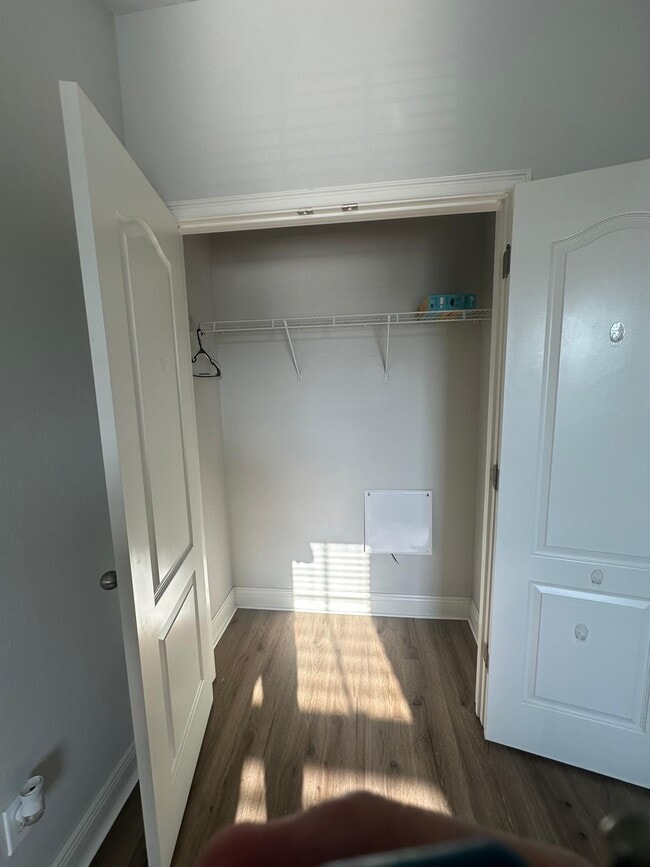 Building Photo - 8089 Laureate Blvd