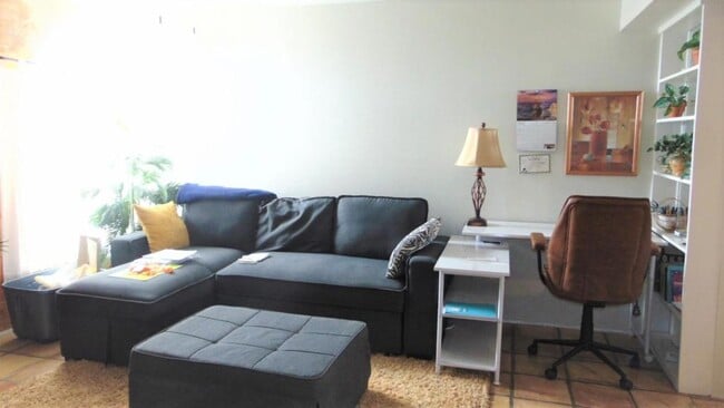 Building Photo - 480 S Paseo Aguila