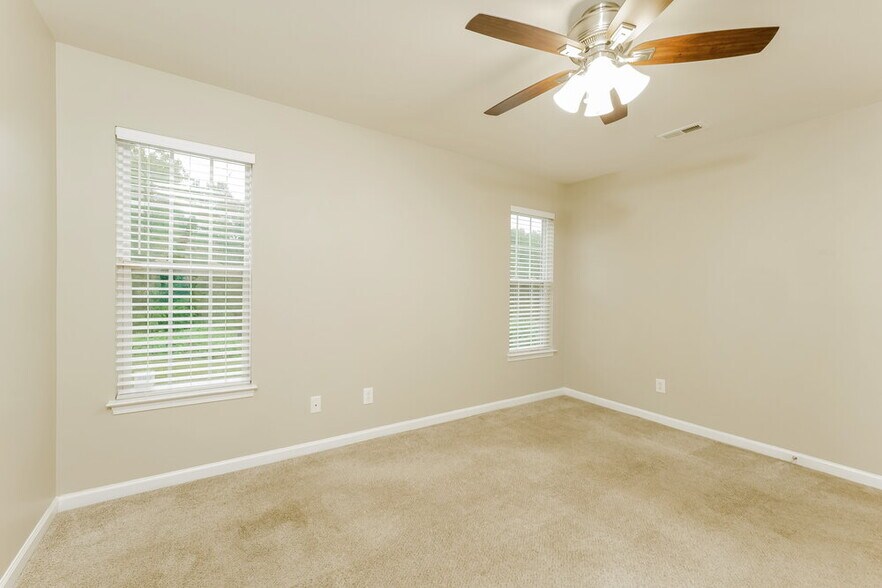 Building Photo - 1650 Sandersted Village Cir