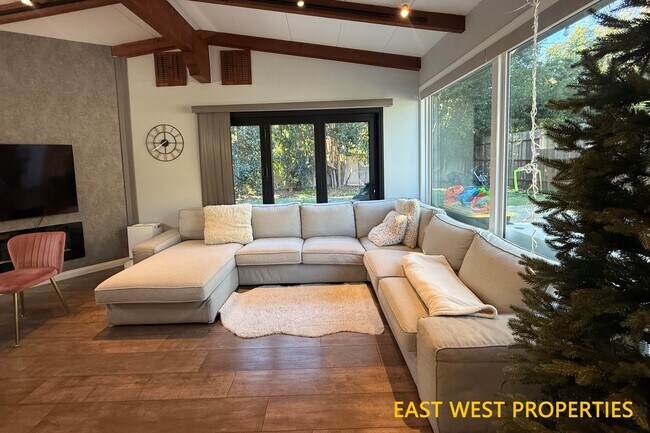 Building Photo - 4337 Coolidge Ave