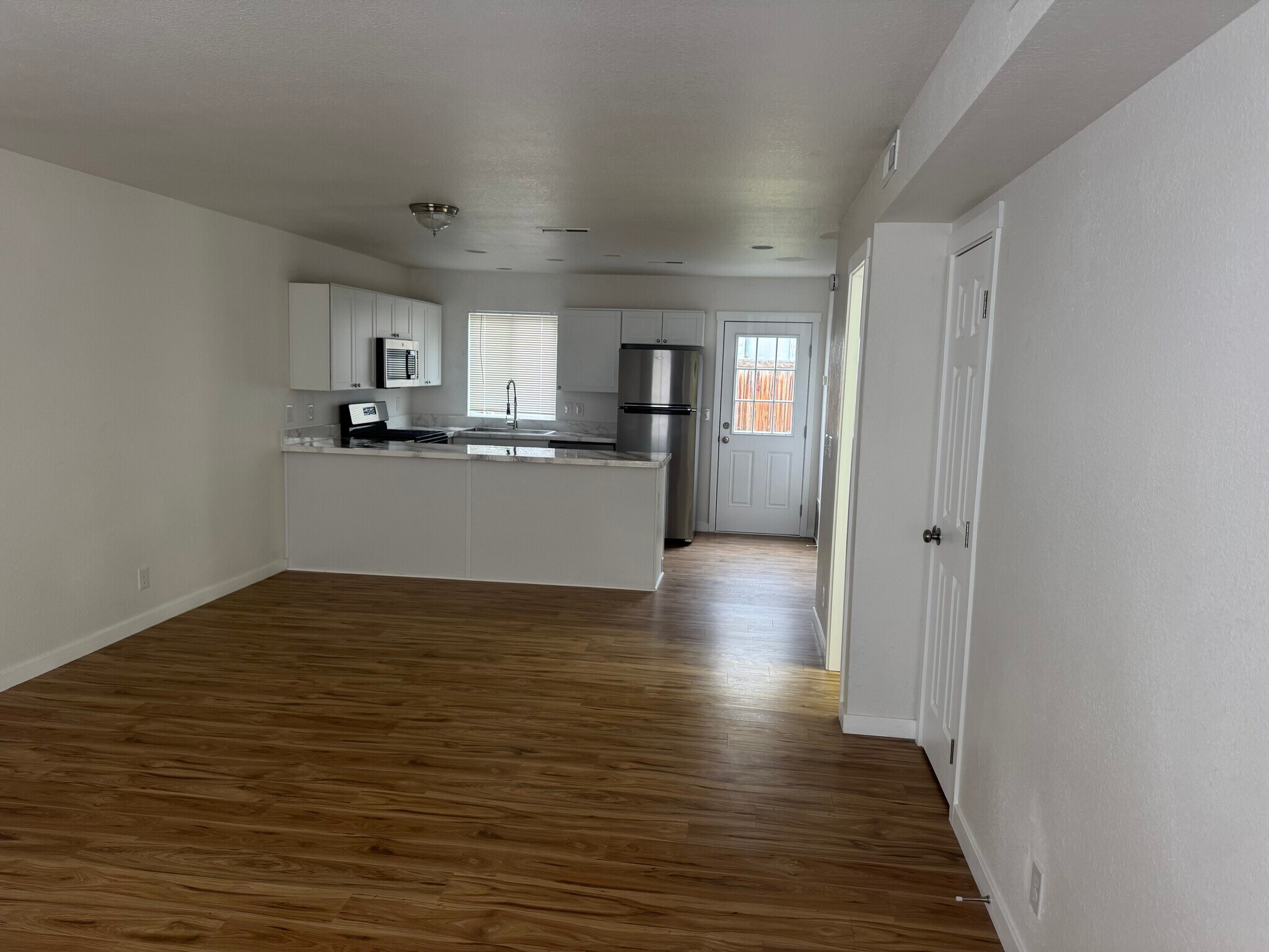 Building Photo - 1949 SW Timber Ave