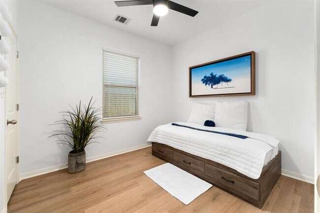 Building Photo - 4613 Graceful Ln