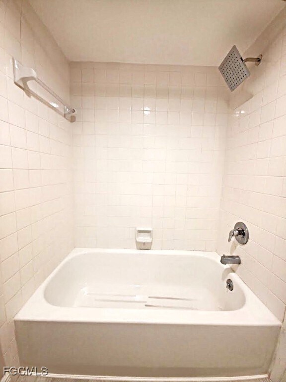 Building Photo - 5249 Cedarbend Dr