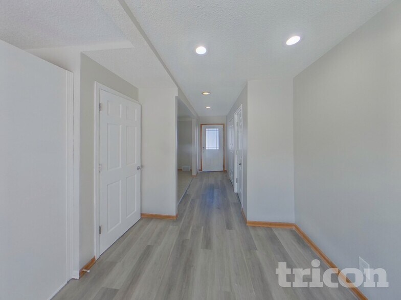 Building Photo - 2931 Woodbridge St