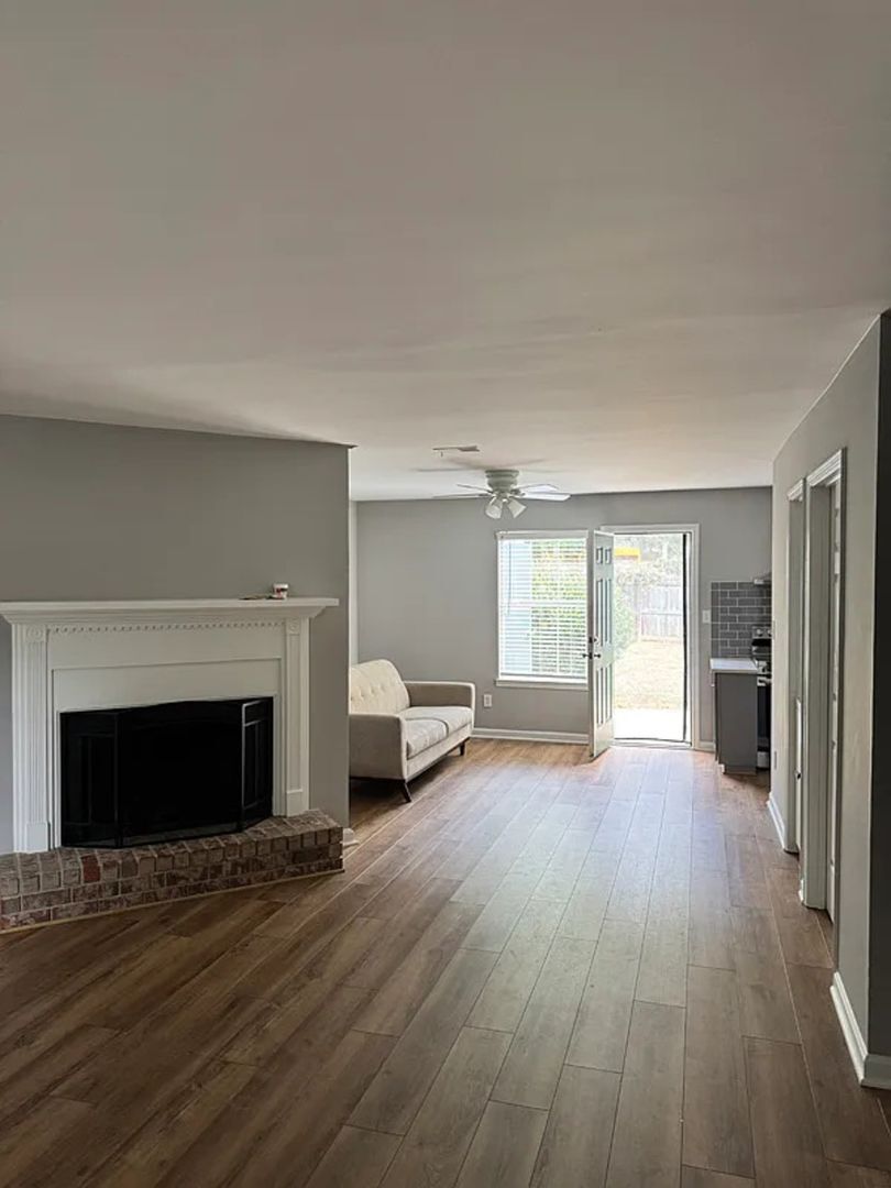 Building Photo - 5034 Bell Dr SE