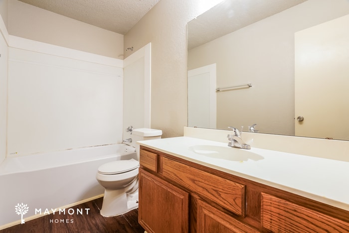 Building Photo - 2111 Dandelion Dr