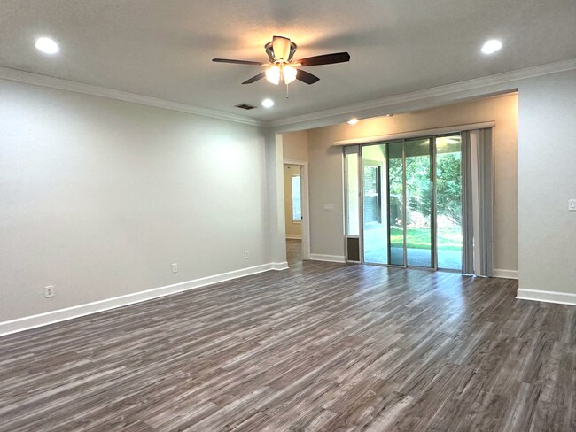Building Photo - 95013 Poplar Way