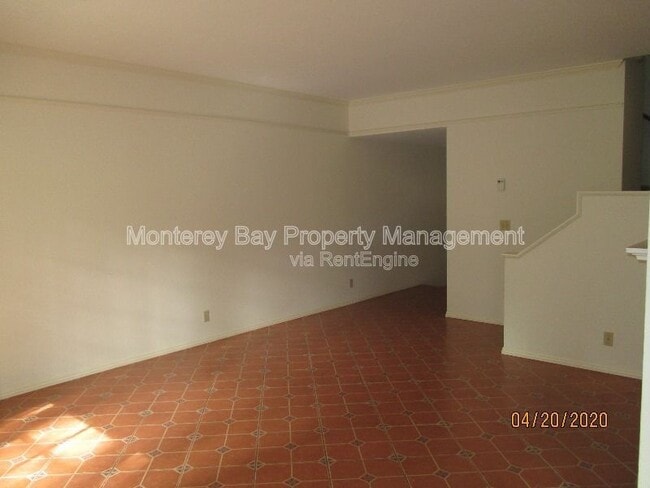 Building Photo - 61 Glen Lake Dr