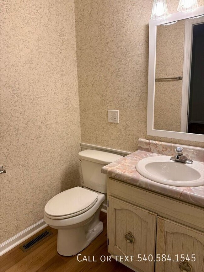Building Photo - 3377 Kelly Ln