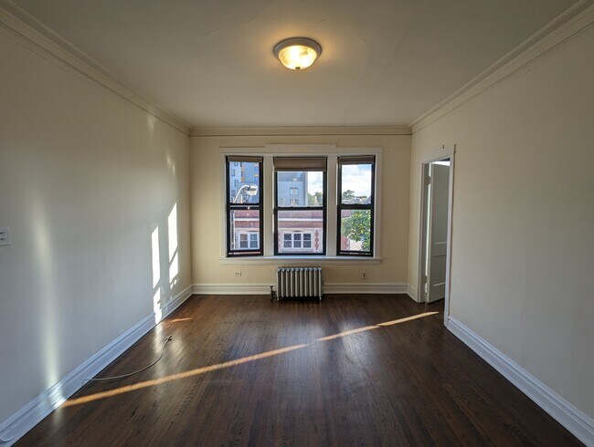 Building Photo - 2638 N Milwaukee Ave
