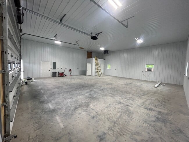 Building Photo - Italian Estates Property Management