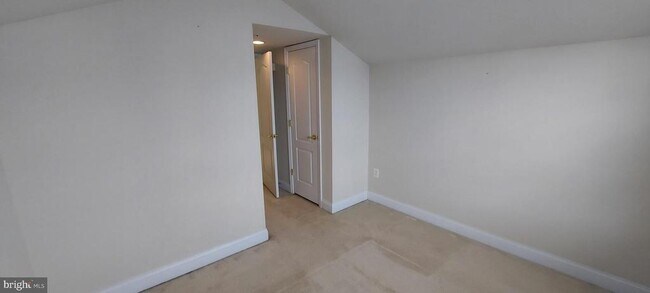 Building Photo - 11808 Regents Park Dr