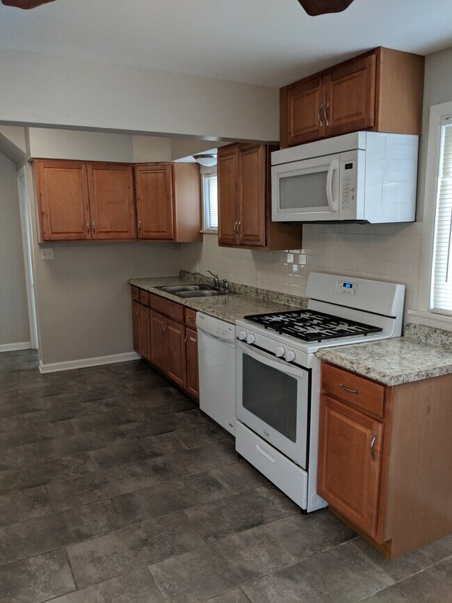 Building Photo - Fantastic West Park Rental now available