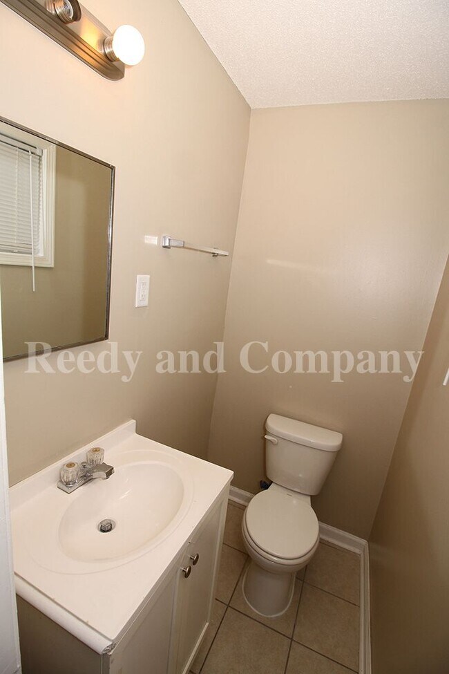 Building Photo - 4041 Hitchcock Dr