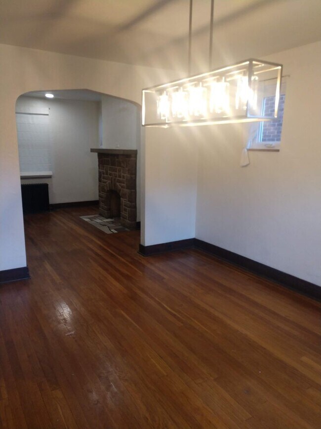 Building Photo - 239 40th St