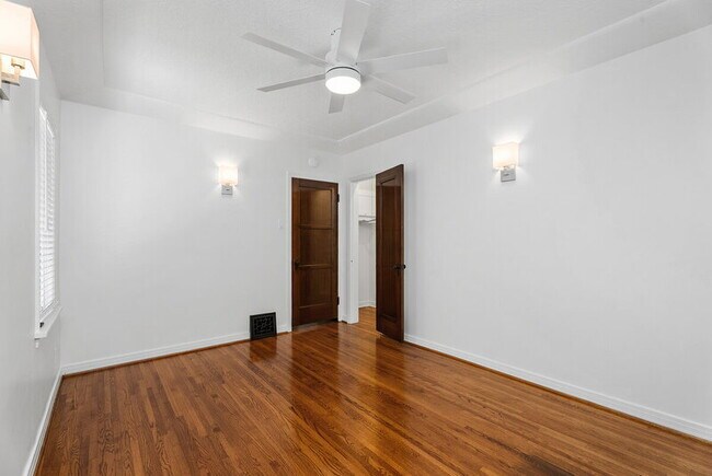 Building Photo - 76 Roycroft Ave