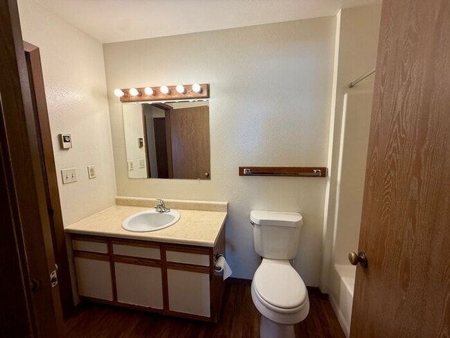 Building Photo - Move in specials - Pick One - 1st month free or $100 off monthly rent. Flexible lease terms are a...